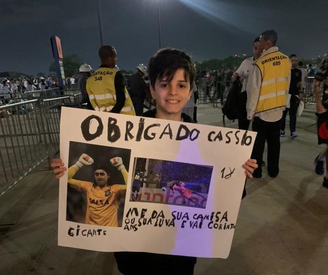 开云登录入口-少年想跟门将要球衣 警察不让他带标语进场 对吗