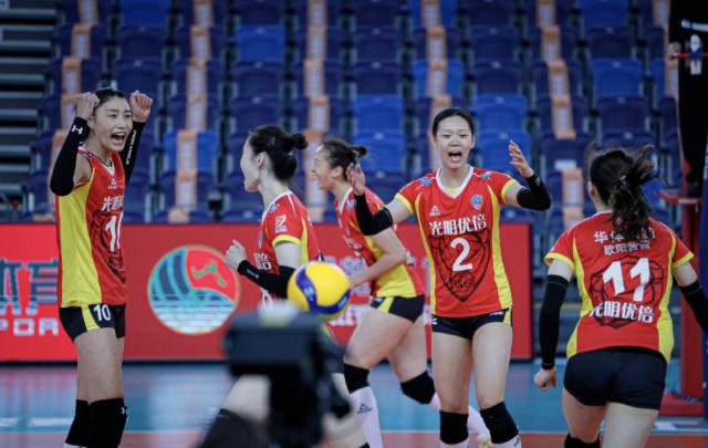 开云官方网站-排超上海女排强势零封辽宁 金软景回归荣膺得分王