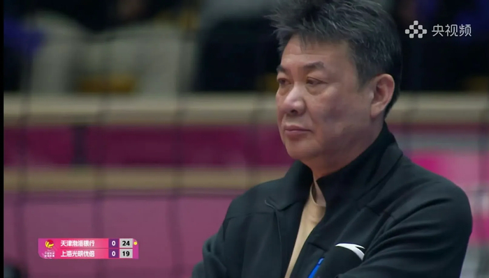 开云官方网站-上海一队摆烂但青年队闪光!蔡斌只会一套阵容,不如张磊灵活用人|女排|上海女排|仲慧|执教|郎平_新浪体育_新浪新闻